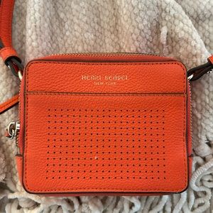 lovely henri bendel cross and belt bag. Beautiful color!!